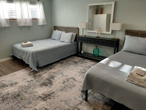 1 bedroom, free WiFi, bed sheets - Lou's Place @ COLE'S LODGE (Carrabelle)