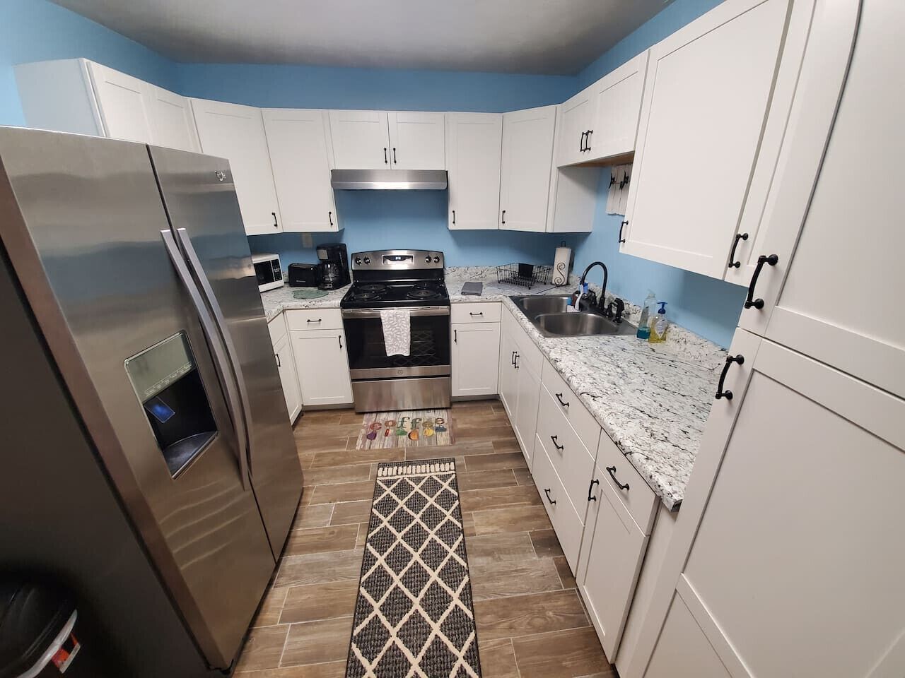 Refrigerador, microondas, horno y parrilla de estufa 