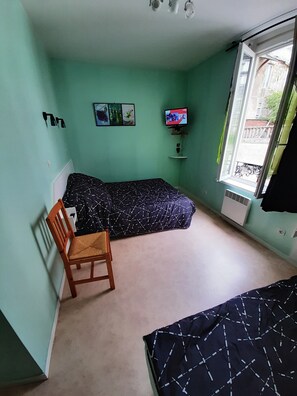 1 dormitorio, tabla de planchar con plancha, wifi gratis