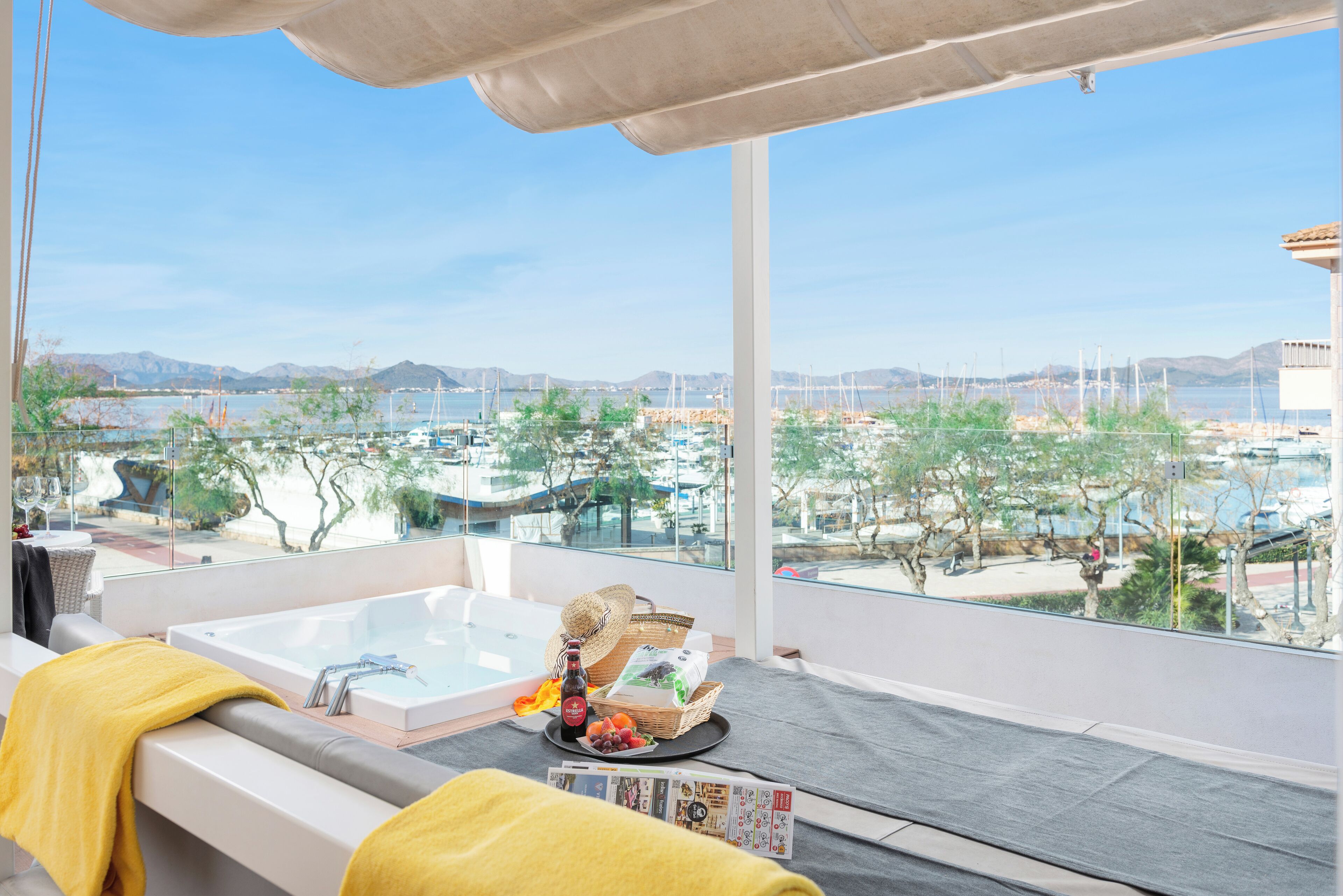 Minibar, in-room safe, individually decorated, individually furnished