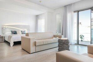 Minibar, caixa forta a l'habitació i decoració individual 