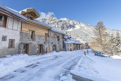 Apt Amelie - new 2 bed duplex Les Alberts (Montgenevre)