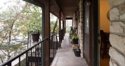 Cozy Condo near UT/Downtown