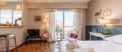 Fer et planche à repasser, Wi-Fi gratuit, draps fournis