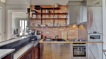 Réfrigérateur, micro-ondes, four, lave-vaisselle