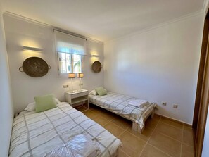 2 bedrooms, iron/ironing board, free WiFi, bed sheets
