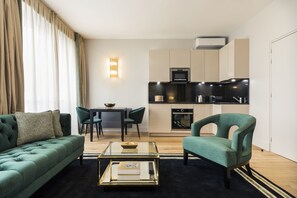 Smart TV y chimenea