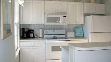 コンドミニアム 1 ベッドルーム ゴルフビュー | 専用キッチン | 冷蔵庫、電子レンジ