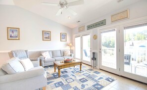 Condo, 3 quartos | Sala de estar