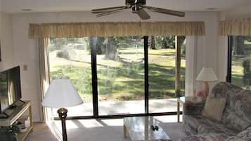 Villa, 1 Bedroom, Golf View | Living room | Flat-screen TV