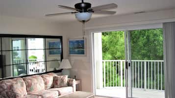 Appartamento, 1 camera da letto | Soggiorno | TV a schermo piatto