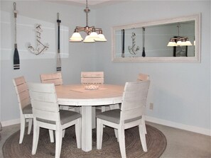 Condo, 3 Bedrooms | Dining