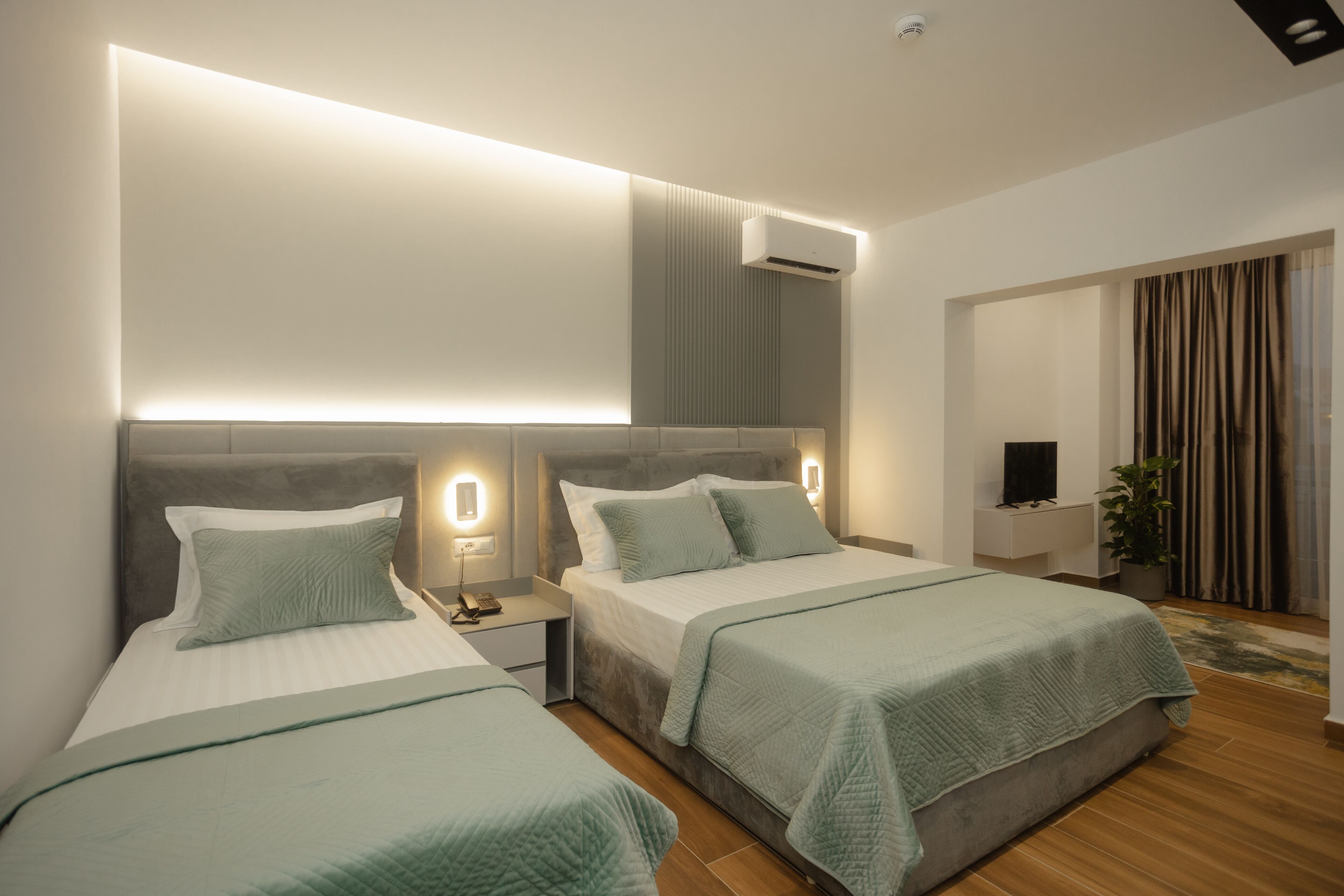 واي فاي مجانًا وملاءات أسرّة