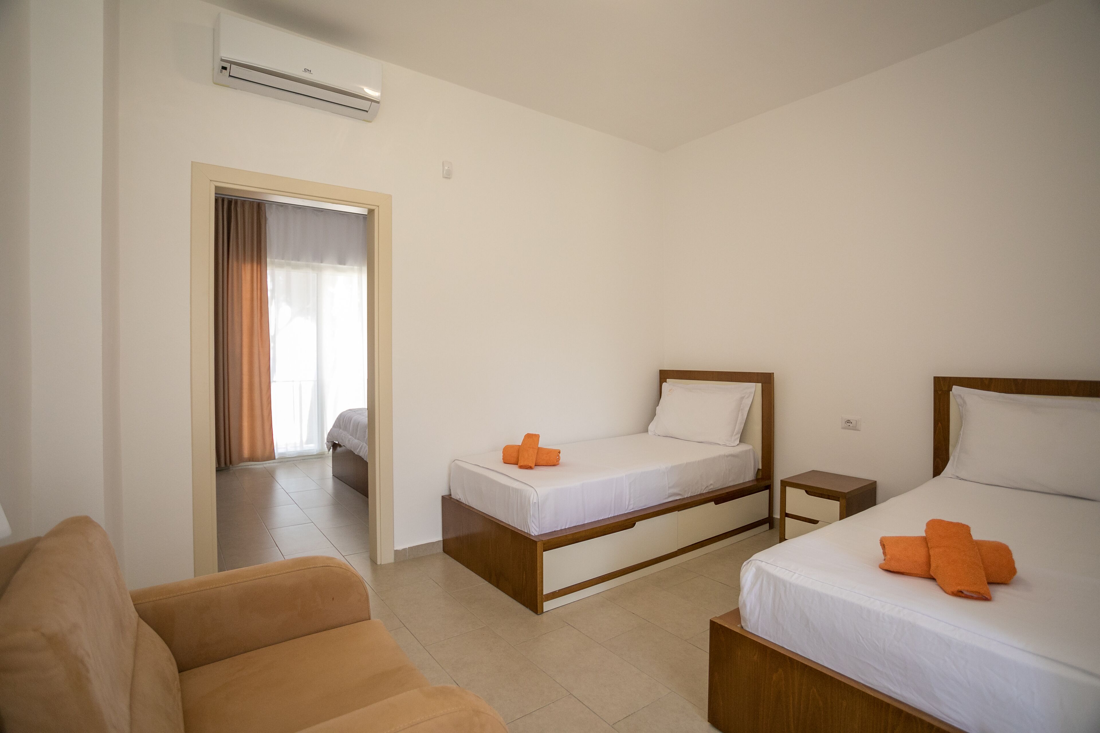 Luxury Triple Room | Soundproofing, free WiFi, bed sheets