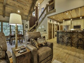 TV, fireplace - Brown Trout Lodge - River Front - Minimum Age (McCaysville)