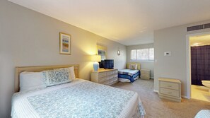 3 bedrooms, iron/ironing board, internet, bed sheets