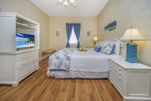 3 bedrooms, iron/ironing board, free WiFi, bed sheets - Seagrove SeaEsta- Ground Floor- Minutes to Beach! (Santa Rosa Beach)