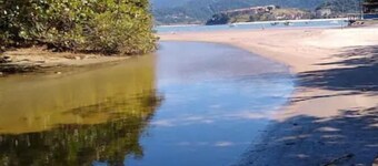 100m da praia, piscina, caiacs, 5Q/14 camas, WiFi 5G,  baia calma de alto padrao