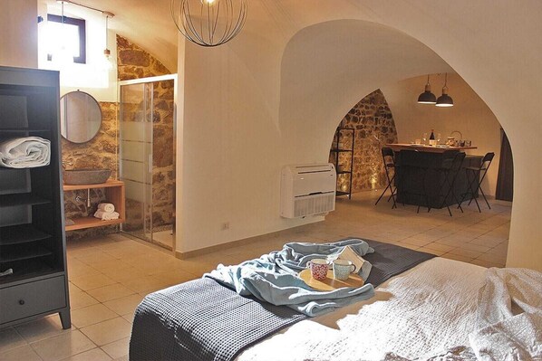 1 makuuhuone, ilmainen Wi-Fi, vuodevaatteet