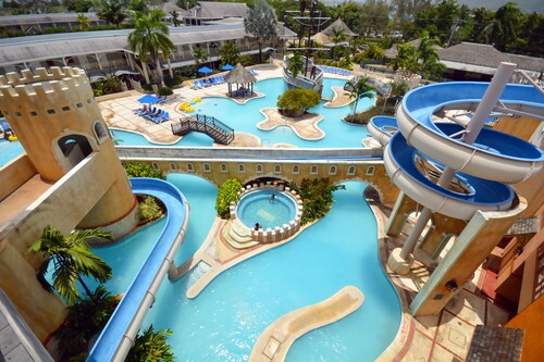 Sunset Beach Resort Spa and Waterpark
