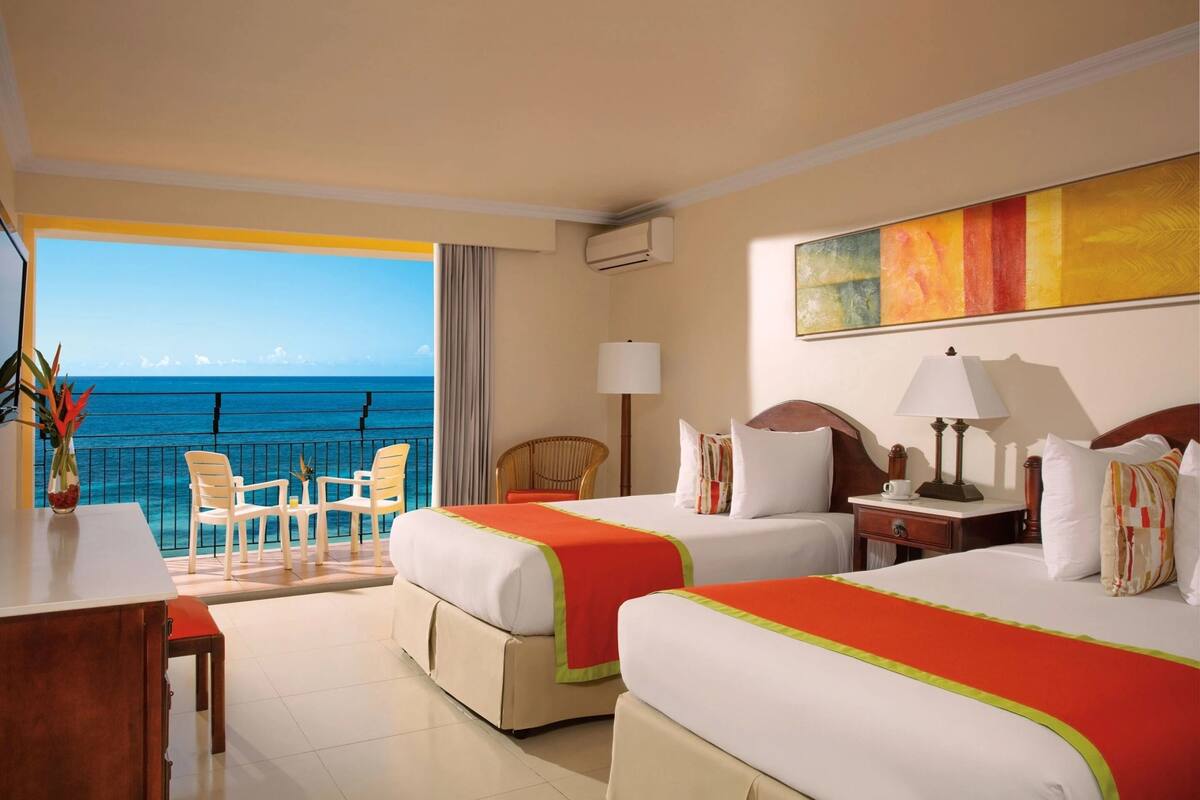 Ropa de cama de alta calidad y camas con pillow-top 