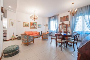 Living area - Colosseum's Neighbour (Roma)