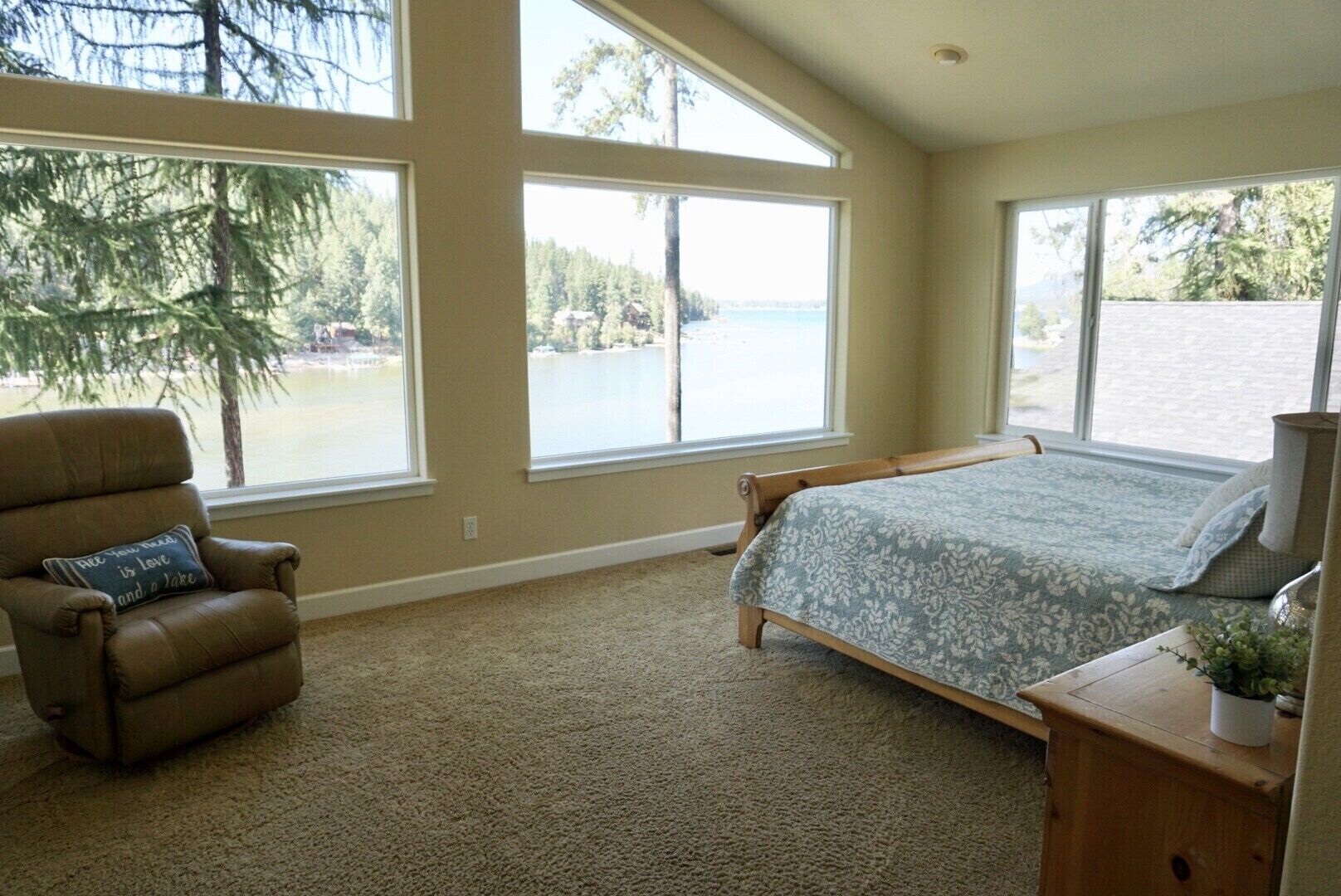 5 bedrooms, iron/ironing board, travel crib, WiFi