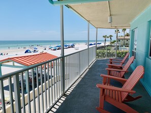 Property grounds - Beautifully renovated Gulf efficiency! (North Redington Beach)