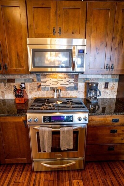 Mountain Views, Close to RMNP Entrance, Hot Tub! Casa Kiowa, Estes Park CO