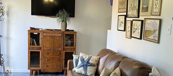 Walk to Beach/Street Trolley Stop-All New 1BR/1BTH No Cleaning Fee! Kitchenette