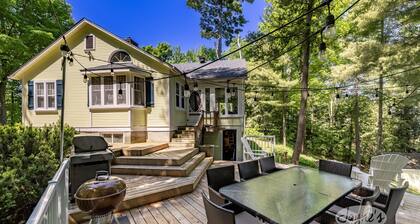 5 Bed Cottage & 2 Bunkies! Boathouse Rooftop Deck with Sunsets!