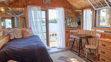 5 bedrooms, WiFi, bed sheets