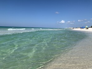 Beach nearby, sun loungers, beach towels