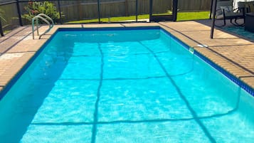 Piscina all'aperto, una piscina riscaldata