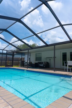 Piscine extérieure, piscine chauffée