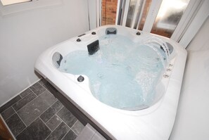 Interior - Family Holiday Home With Hot Tub Sleeps 8 (Telscombe Cliffs)