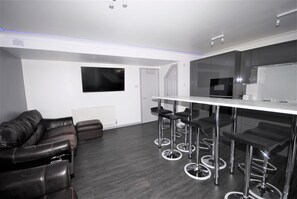 Interior - Family Holiday Home With Hot Tub Sleeps 8 (Telscombe Cliffs)