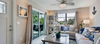 🐾 Dog-Friendly and steps to the sugar white sand of Fort Myers Beach