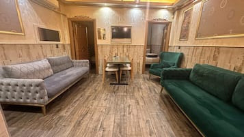 Familien-Suite, 2 Schlafzimmer | Hochwertige Bettwaren, Betten mit Memory-Foam-Matratzen