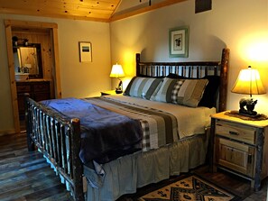 3 bedrooms, in-room safe, iron/ironing board, WiFi