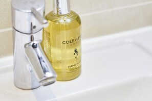 Deluxe-íbúð - einkabaðherbergi | Baðherbergi