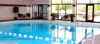 Great for Business Travellers! Studio Suite Near Syracuse University | Free Breakfast + Business Center