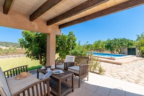 屋外ダイニングエリア