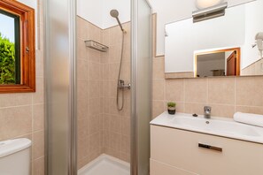 シャワー、タオル