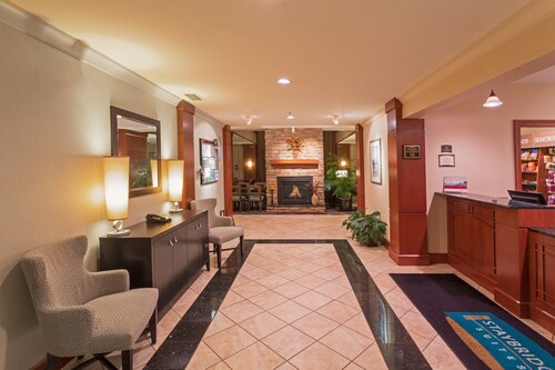 Relaxing retreat in Tallahassee! Free Breakfast + On-Site Business Center