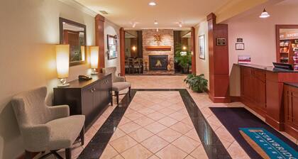 Relaxing retreat in Tallahassee! Free Breakfast + On-Site Business Center