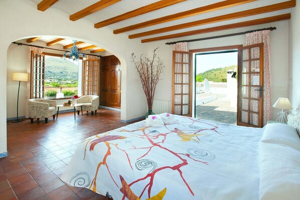 5 Schlafzimmer, Zimmersafe, Bügeleisen/Bügelbrett, kostenloses WLAN