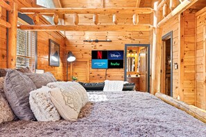 2 bedrooms, iron/ironing board, travel cot, free WiFi - Fairy Tale Cabin | Pool | Hot Tub | King Beds (Gatlinburg)