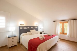 4 Schlafzimmer, Zimmersafe, Bügeleisen/Bügelbrett, kostenloses WLAN