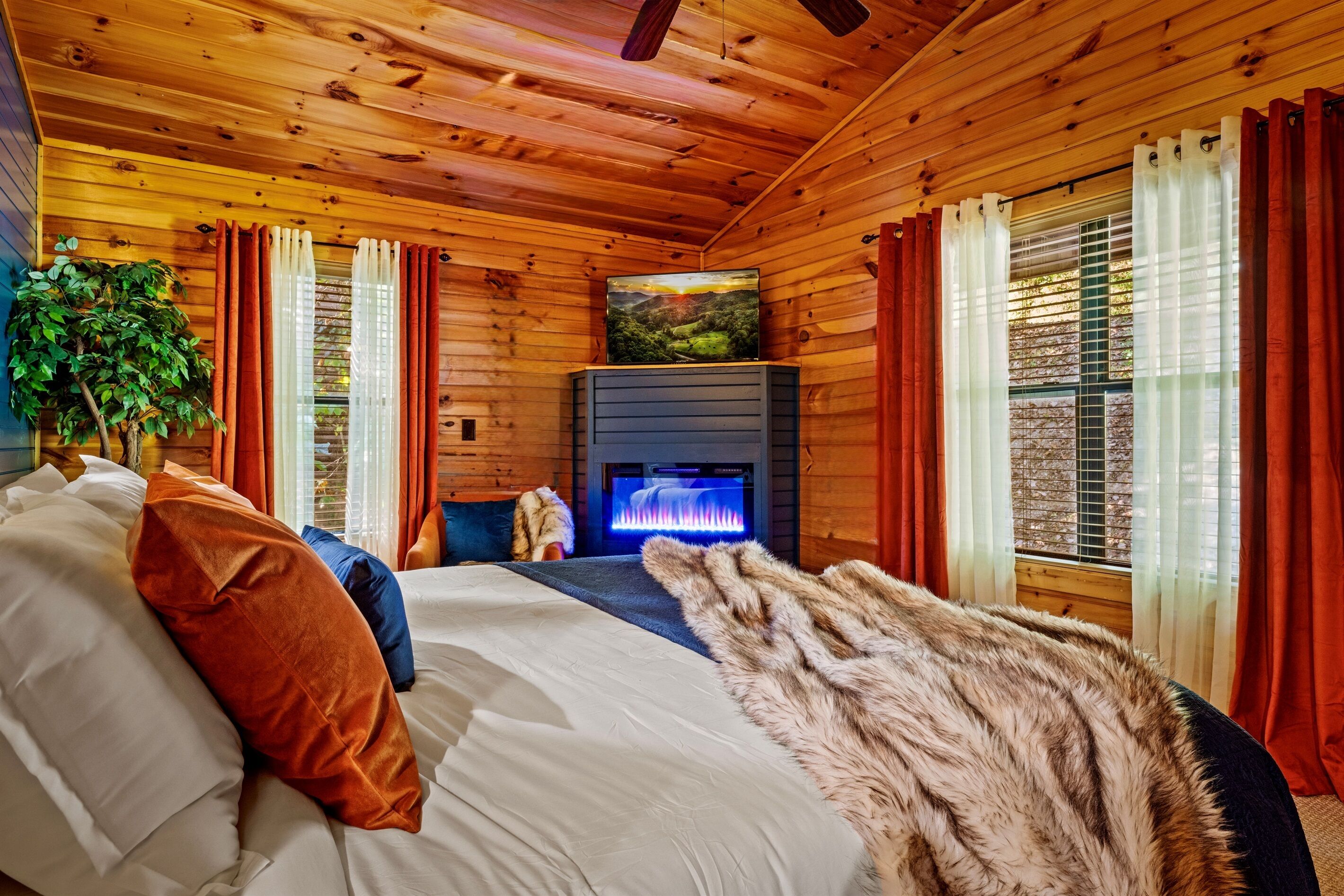 3 bedrooms, iron/ironing board, travel crib, free WiFi